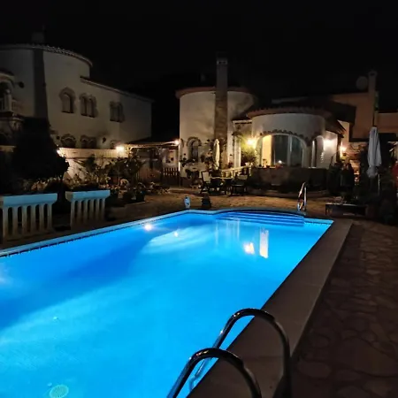 Apartment Apartamento Wifi Alta Velocidad, Netflix, Piscina Y Jardin Privados