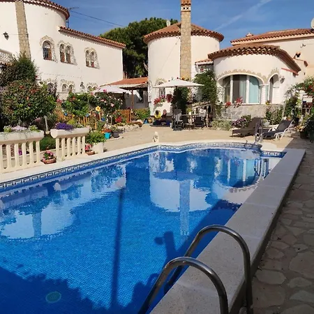 Apartamento Wifi Alta Velocidad, Netflix, Piscina Y Jardin Privados Apartment *